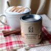 Matin en Douceur est une bougie artisanale par Kluani à la cire végétale de soja et au parfum de Grasse dans un contenant effet pot de peinture métalique