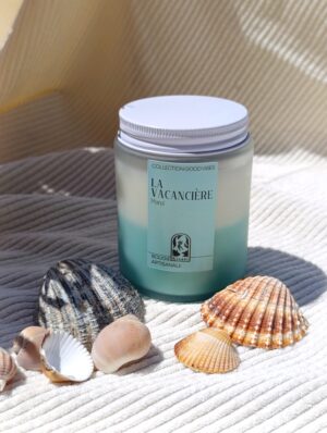 Bougie artisanale La Vacancière Kluani au parfum de Grasse Monoï et cire de soja.