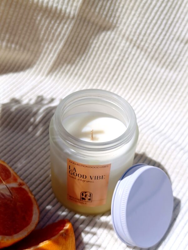 Bougie parfumée Soleil D'Agrume artisanale à la cire végétale- La Good Vibe de la Collection Good Vibes