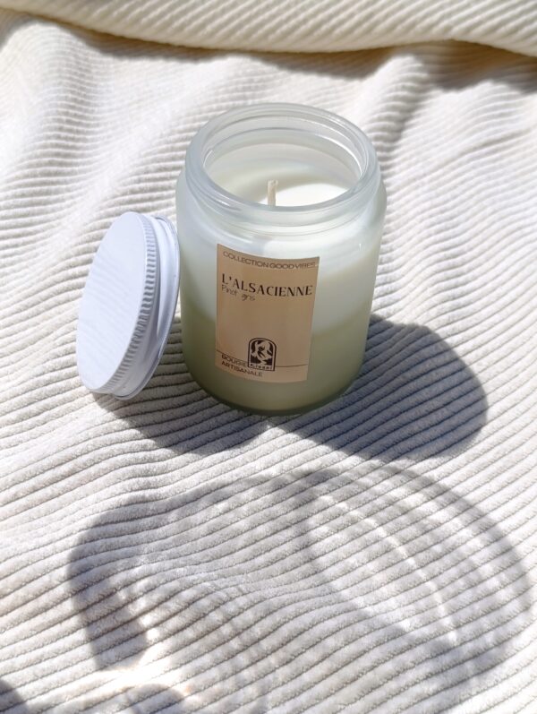 Bougie parfumée artisanale à la cire de soja - L'Alsacienne de la collection Good Vibes