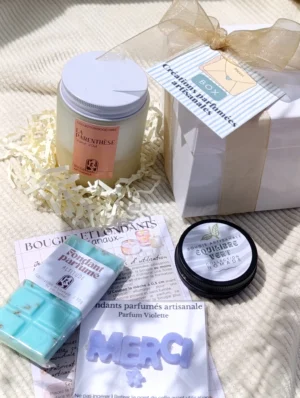 Boîte cadeau - Grand Merci conçu pour remercier la maîtresse ou le maître, l'ATSEM ou encore la nounou. Une boîte avec plein de créations parfumées à l'intérieur