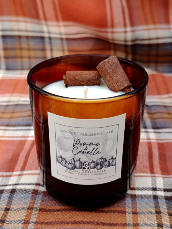 Bougie parfum pomme cannelle crée en Alsace pour des soirée cocooning